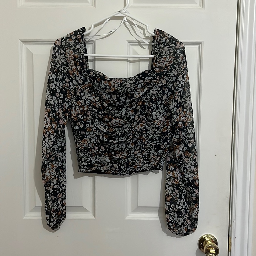 Lulus Floral Blouse‎